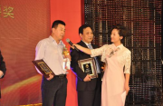 “南宁：我家春联我书写 翰墨留香迎新春”
